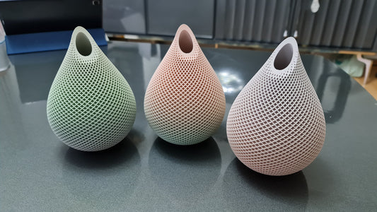 "Ein Blickfang zum Verlieben: Meisterhaft gestrickte Schönheit - 3D-gedruckte Vase"