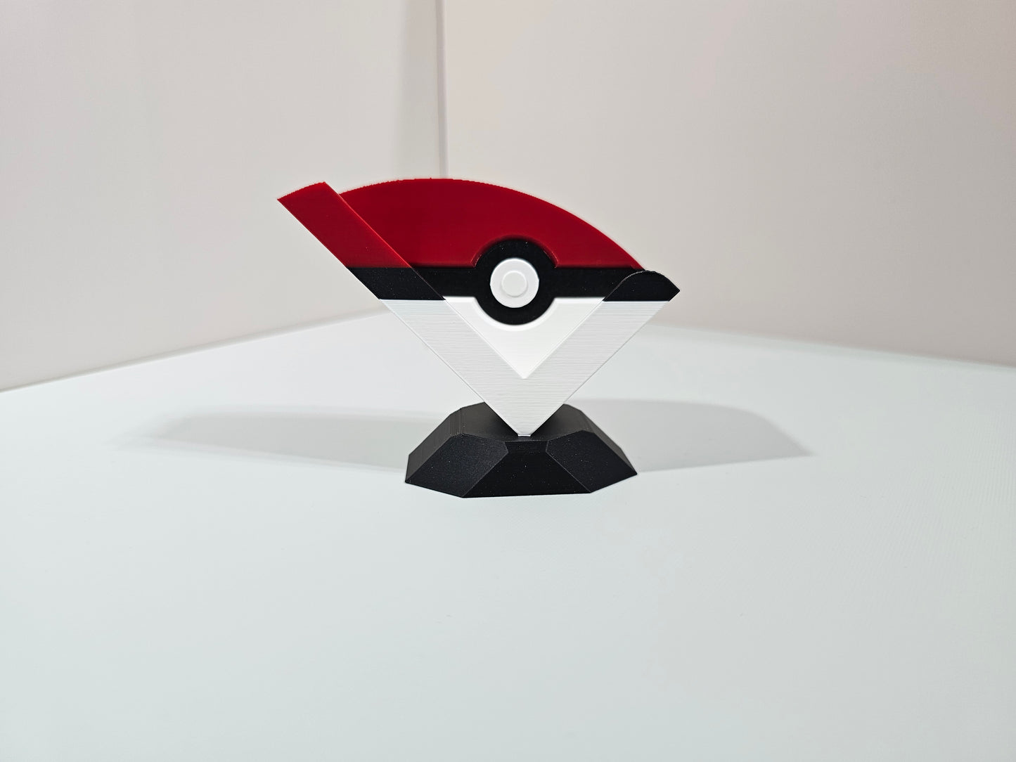 Delf Pokemon-Kartenhalter im
Pokeball-Design: Bewahren Sie Ihre Karten
mit Stil auf!