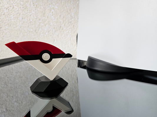 Delf Pokemon card holder in
 Pokeball Design: Keep your cards
 with style!